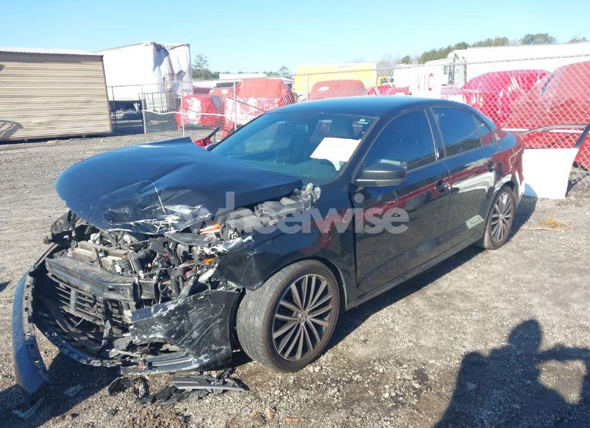 Photo 2 of 2015 Volkswagen Jetta 1.8T SPORT (VIN 3VWD17AJ9FM347733)