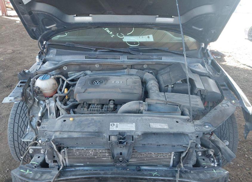 Photo 10 of 2015 Volkswagen Jetta 1.8T SE (VIN 3VWD17AJ9FM409275)