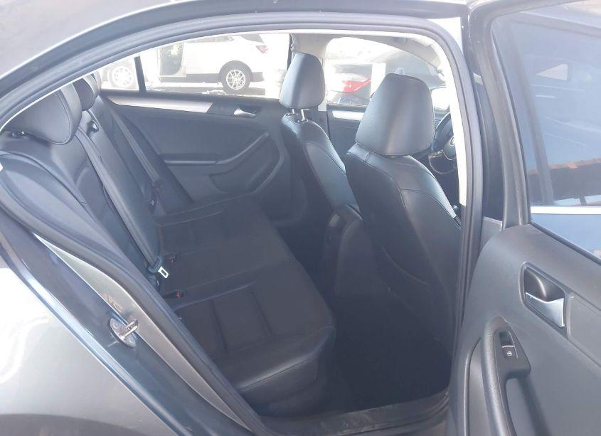 Photo 8 of 2015 Volkswagen Jetta 1.8T SE (VIN 3VWD17AJ9FM409275)