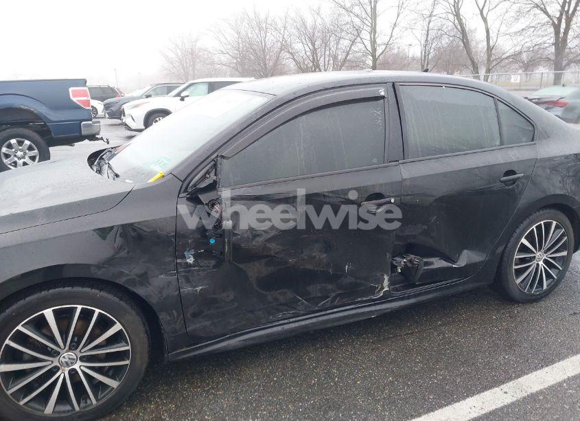 Photo 6 of 2016 Volkswagen Jetta 1.8T SPORT (VIN 3VWD17AJ9GM277376)