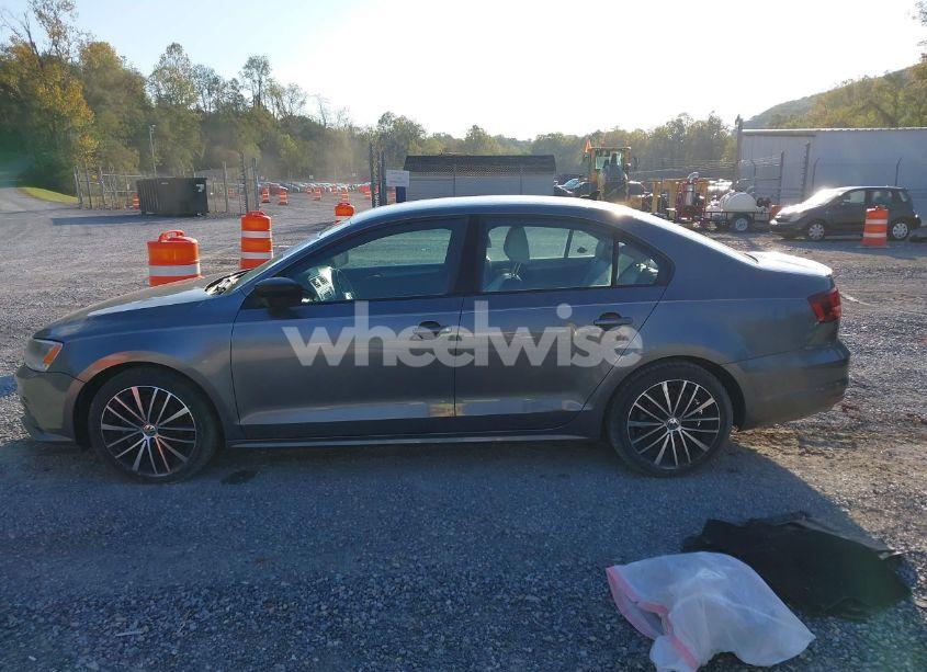 Photo 14 of 2016 Volkswagen Jetta 1.8T SPORT (VIN 3VWD17AJ9GM286479)