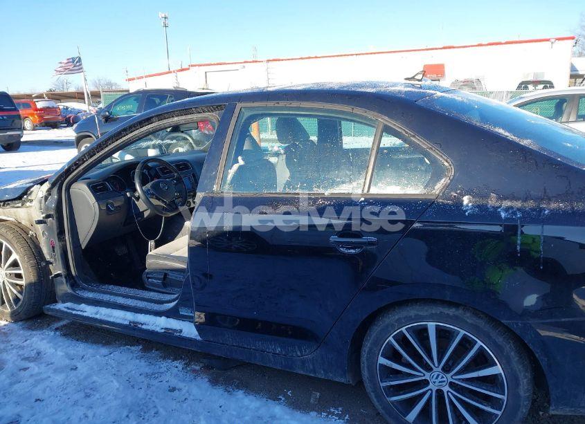 Photo 15 of 2016 Volkswagen Jetta 1.8T SPORT (VIN 3VWD17AJ9GM419905)