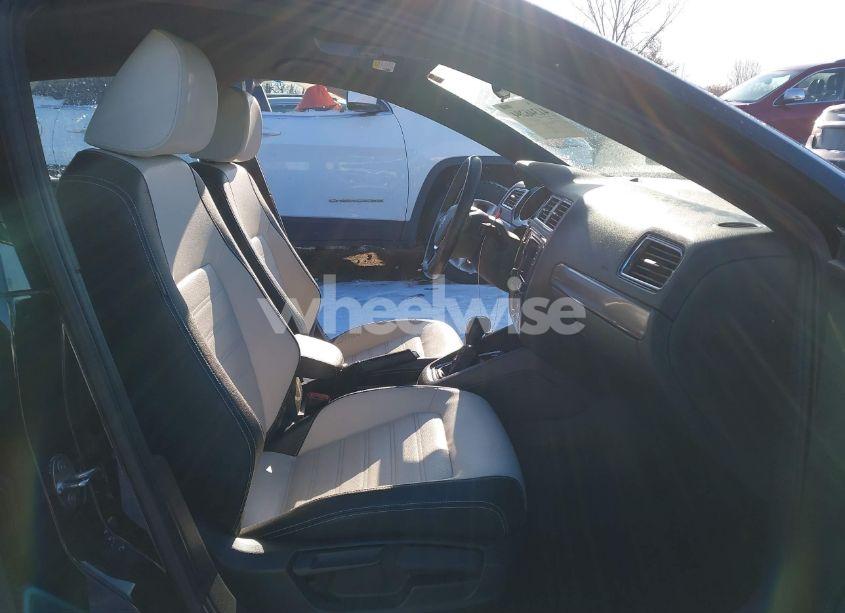 Photo 5 of 2016 Volkswagen Jetta 1.8T SPORT (VIN 3VWD17AJ9GM419905)