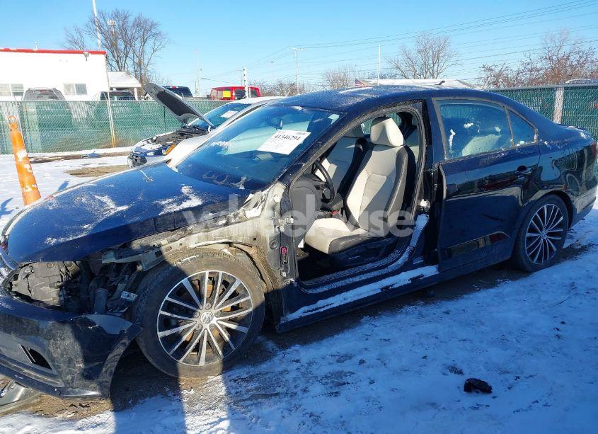 Photo 6 of 2016 Volkswagen Jetta 1.8T SPORT (VIN 3VWD17AJ9GM419905)