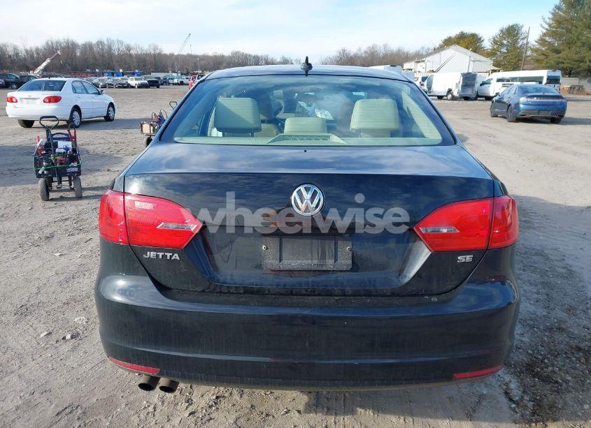 Photo 16 of 2014 Volkswagen Jetta 1.8T SE (VIN 3VWD17AJXEM274399)