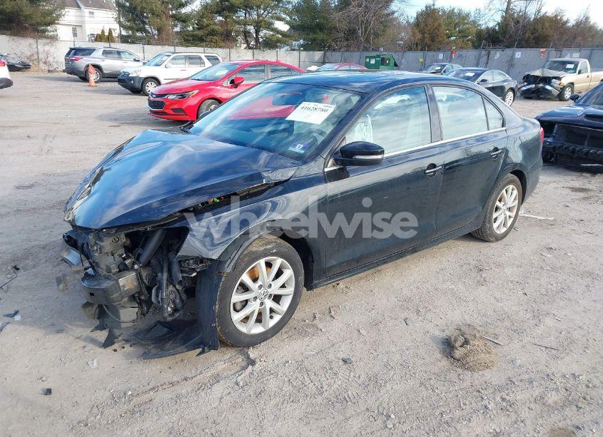 Photo 2 of 2014 Volkswagen Jetta 1.8T SE (VIN 3VWD17AJXEM274399)