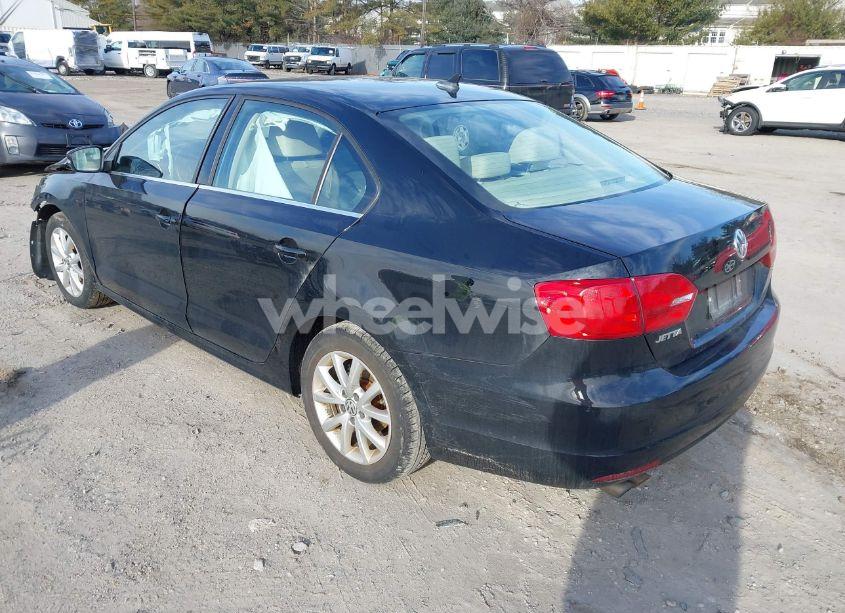 Photo 3 of 2014 Volkswagen Jetta 1.8T SE (VIN 3VWD17AJXEM274399)