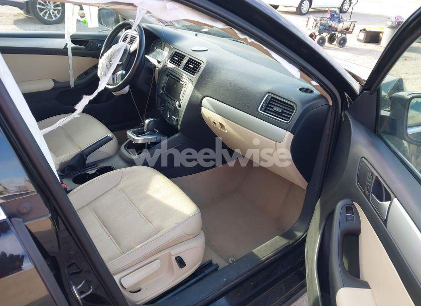Photo 5 of 2014 Volkswagen Jetta 1.8T SE (VIN 3VWD17AJXEM274399)