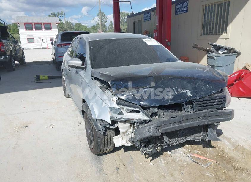 2014 Volkswagen Jetta 1.8T SE (VIN 3VWD17AJXEM359954) main photo