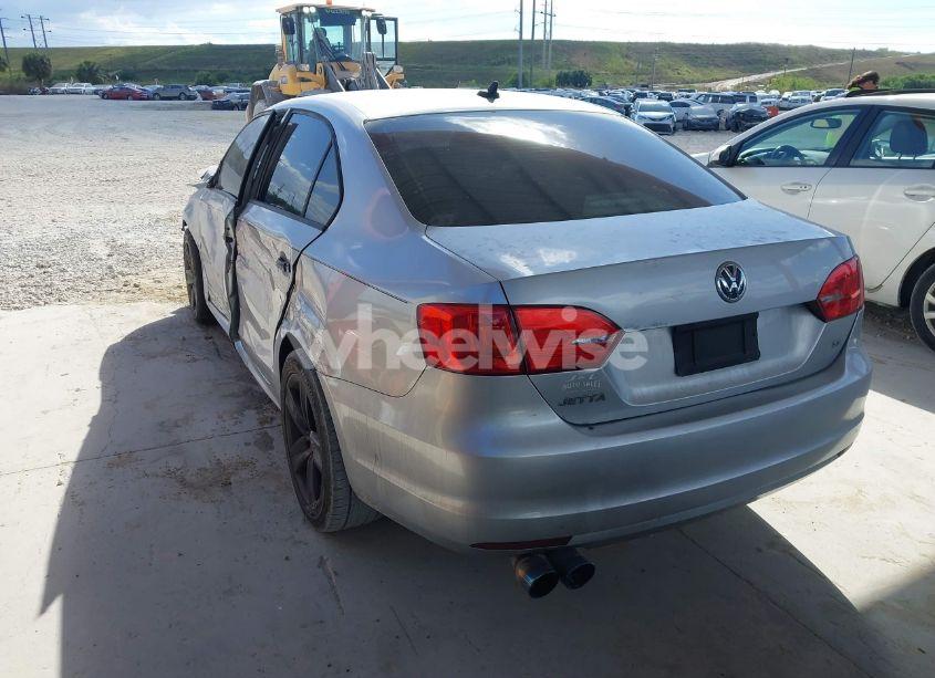 Photo 3 of 2014 Volkswagen Jetta 1.8T SE (VIN 3VWD17AJXEM359954)