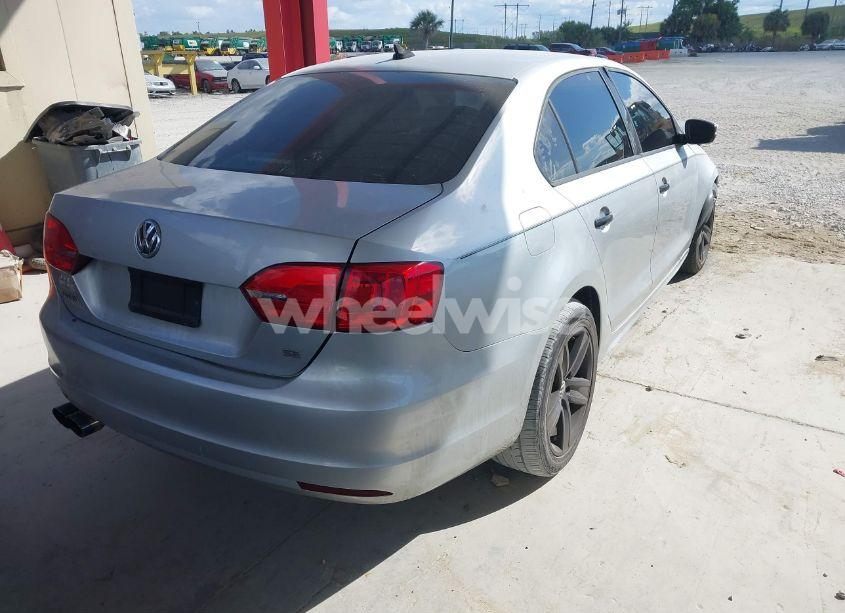 Photo 4 of 2014 Volkswagen Jetta 1.8T SE (VIN 3VWD17AJXEM359954)