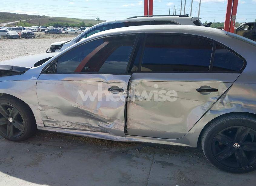 Photo 6 of 2014 Volkswagen Jetta 1.8T SE (VIN 3VWD17AJXEM359954)