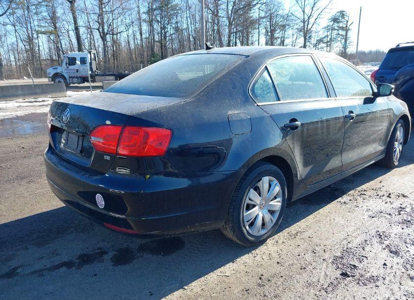 Photo 4 of 2014 Volkswagen Jetta 1.8T SE (VIN 3VWD17AJXEM366208)