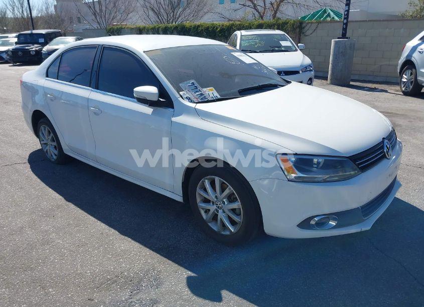 2014 Volkswagen Jetta 1.8T SE (VIN 3VWD17AJXEM370503) main photo