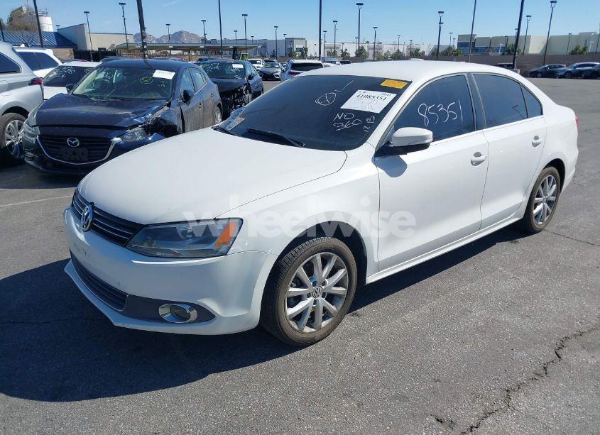 Photo 2 of 2014 Volkswagen Jetta 1.8T SE (VIN 3VWD17AJXEM370503)