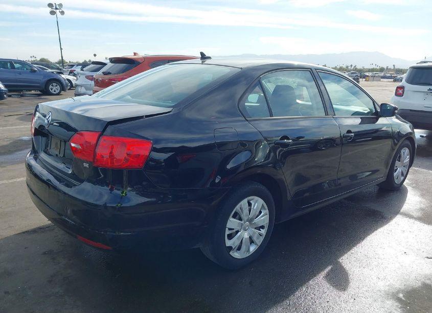 Photo 4 of 2014 Volkswagen Jetta 1.8T SE (VIN 3VWD17AJXEM400812)