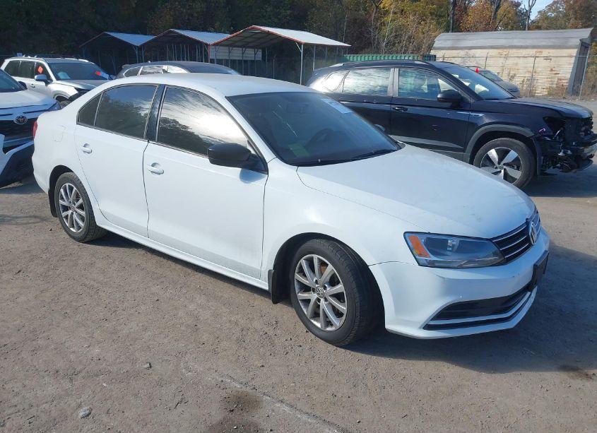 2015 Volkswagen Jetta 1.8T SE (VIN 3VWD17AJXFM212180) main photo