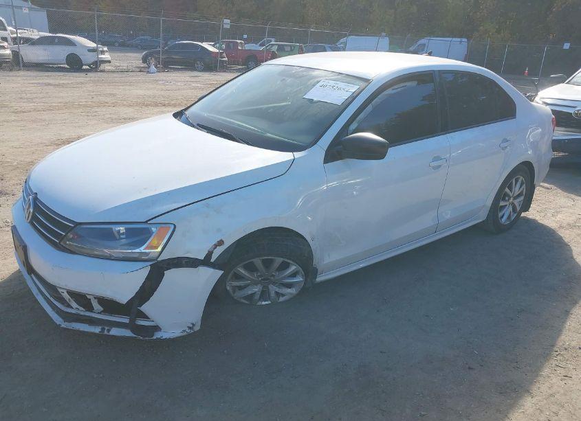 Photo 2 of 2015 Volkswagen Jetta 1.8T SE (VIN 3VWD17AJXFM212180)