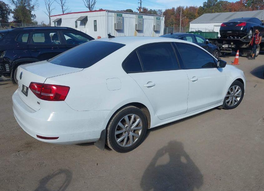 Photo 4 of 2015 Volkswagen Jetta 1.8T SE (VIN 3VWD17AJXFM212180)