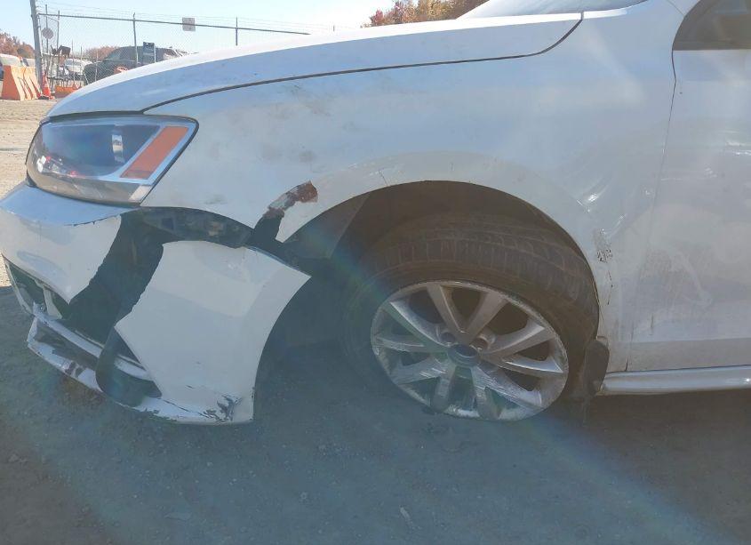 Photo 6 of 2015 Volkswagen Jetta 1.8T SE (VIN 3VWD17AJXFM212180)