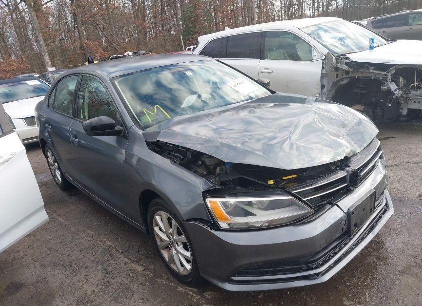 2015 Volkswagen Jetta 1.8T SE (VIN 3VWD17AJXFM251030) main photo