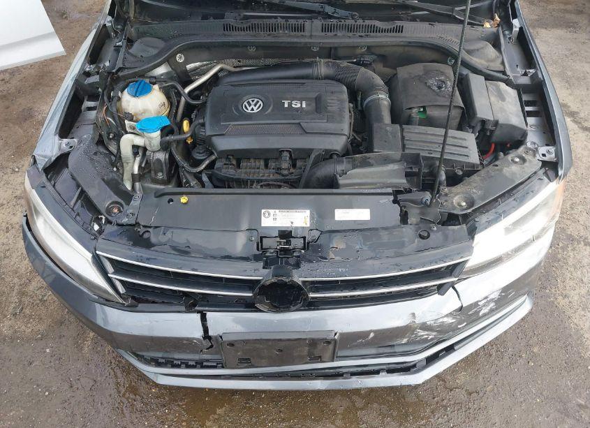 Photo 10 of 2015 Volkswagen Jetta 1.8T SE (VIN 3VWD17AJXFM251030)