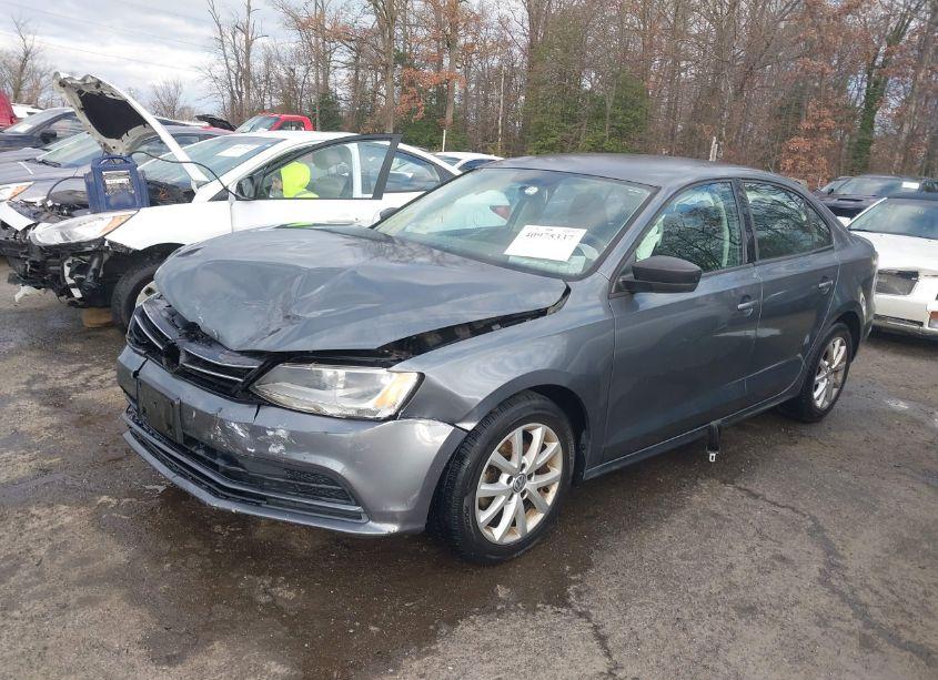 Photo 2 of 2015 Volkswagen Jetta 1.8T SE (VIN 3VWD17AJXFM251030)