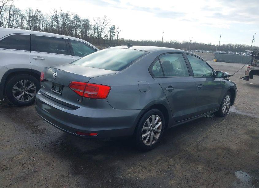 Photo 4 of 2015 Volkswagen Jetta 1.8T SE (VIN 3VWD17AJXFM251030)