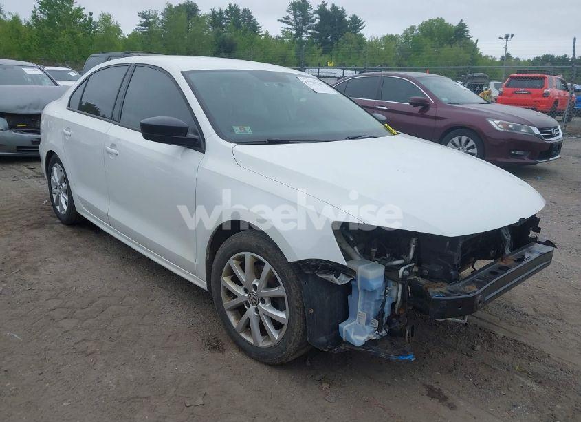 2015 Volkswagen Jetta 1.8T SE (VIN 3VWD17AJXFM332383) main photo