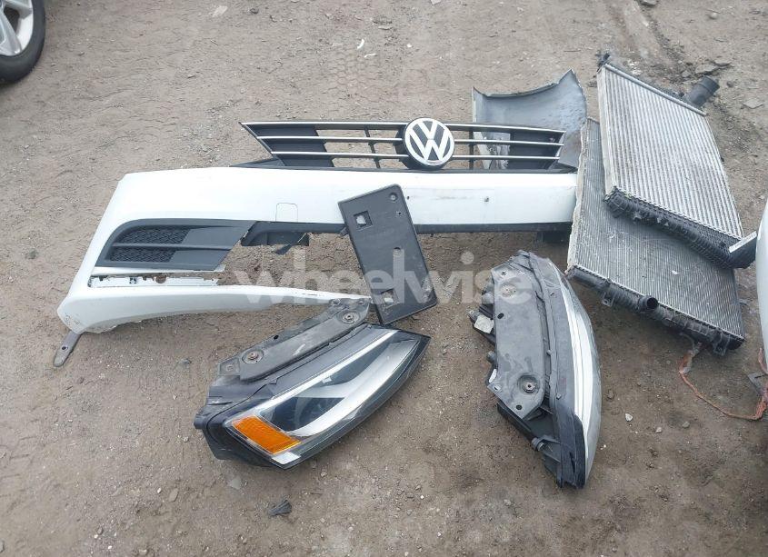 Photo 12 of 2015 Volkswagen Jetta 1.8T SE (VIN 3VWD17AJXFM332383)