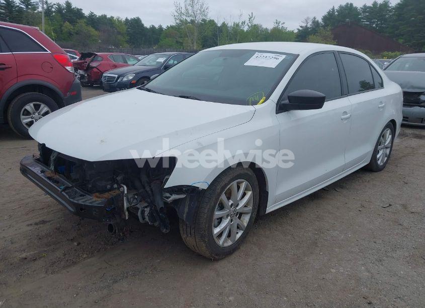 Photo 2 of 2015 Volkswagen Jetta 1.8T SE (VIN 3VWD17AJXFM332383)