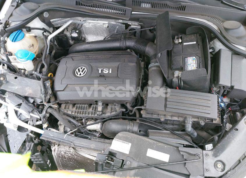 Photo 10 of 2015 Volkswagen Jetta 1.8T SE (VIN 3VWD17AJXFM334862)