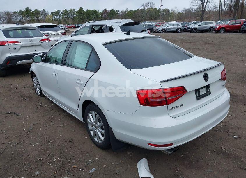 Photo 3 of 2015 Volkswagen Jetta 1.8T SE (VIN 3VWD17AJXFM334862)
