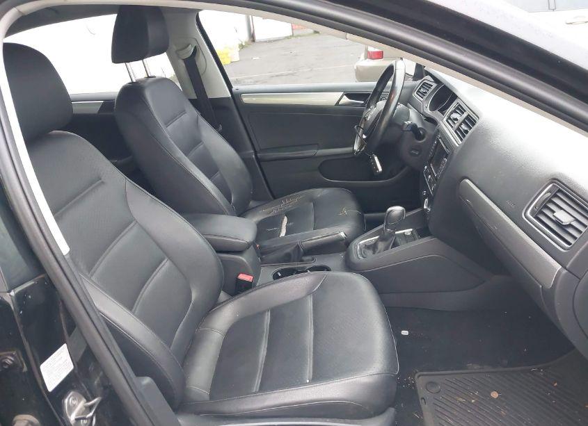 Photo 5 of 2015 Volkswagen Jetta 1.8T SE (VIN 3VWD17AJXFM351760)