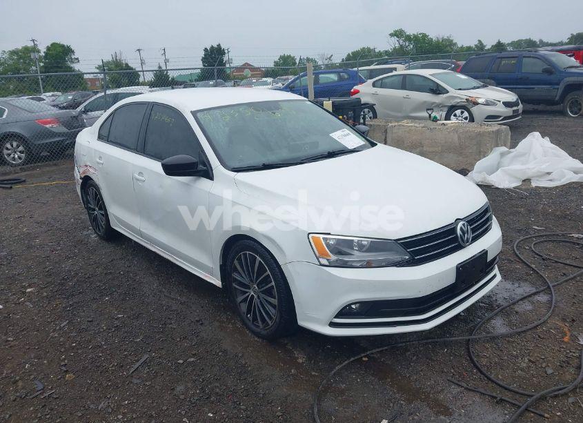2016 Volkswagen Jetta 1.8T SPORT (VIN 3VWD17AJXGM294719) main photo