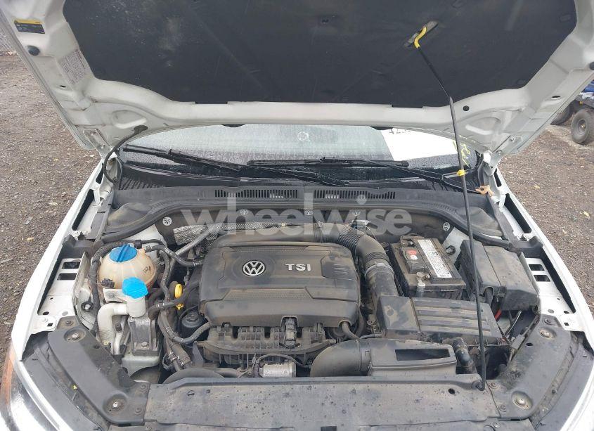 Photo 10 of 2016 Volkswagen Jetta 1.8T SPORT (VIN 3VWD17AJXGM294719)