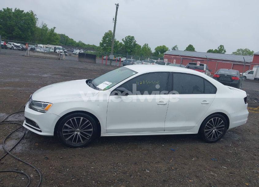 Photo 15 of 2016 Volkswagen Jetta 1.8T SPORT (VIN 3VWD17AJXGM294719)