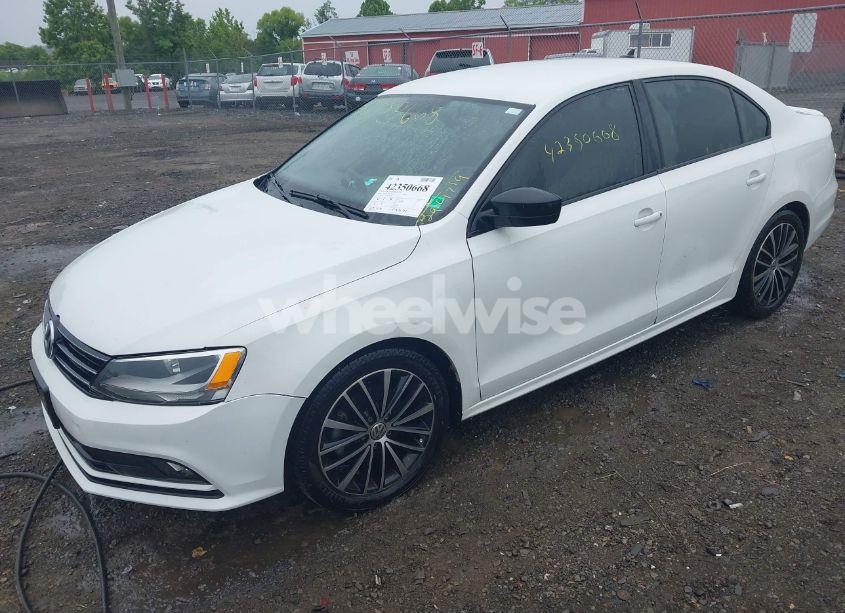 Photo 2 of 2016 Volkswagen Jetta 1.8T SPORT (VIN 3VWD17AJXGM294719)