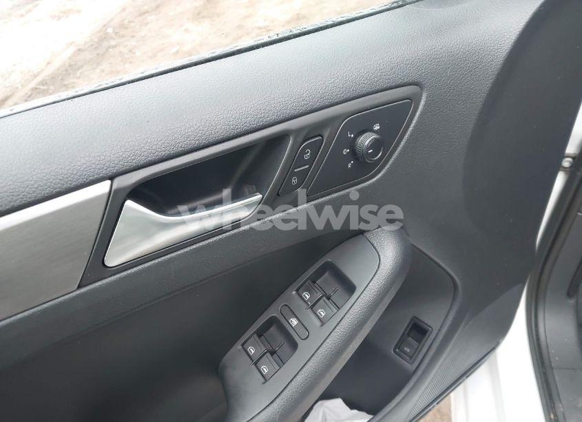 Photo 19 of 2016 Volkswagen Jetta 1.8T SPORT (VIN 3VWD17AJXGM341389)