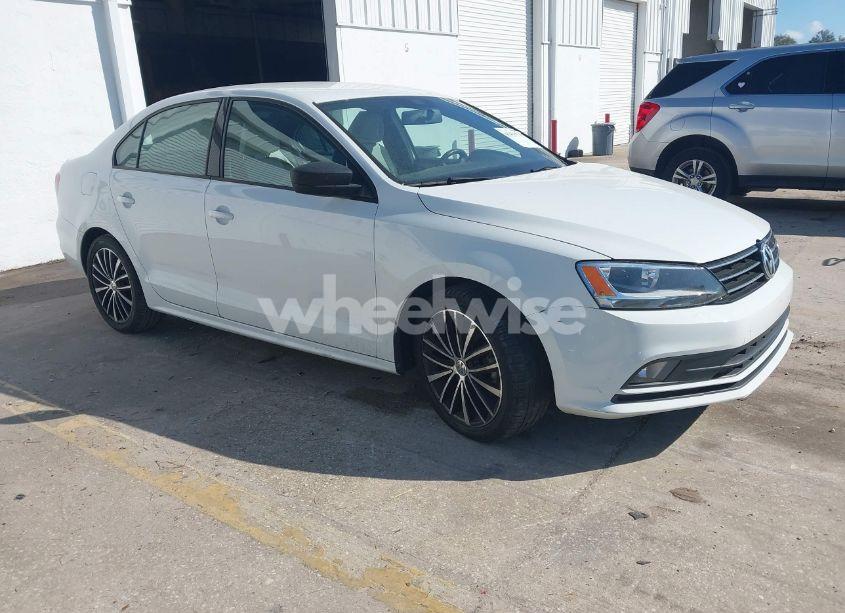 2016 Volkswagen Jetta 1.8T SPORT (VIN 3VWD17AJXGM392388) main photo