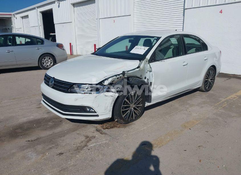 Photo 2 of 2016 Volkswagen Jetta 1.8T SPORT (VIN 3VWD17AJXGM392388)