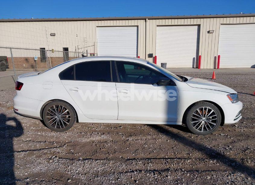 Photo 13 of 2016 Volkswagen Jetta 1.8T SPORT (VIN 3VWD17AJXGM394870)