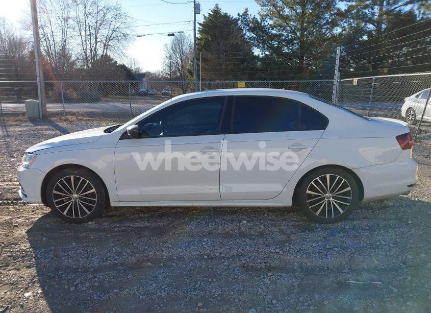 Photo 14 of 2016 Volkswagen Jetta 1.8T SPORT (VIN 3VWD17AJXGM394870)