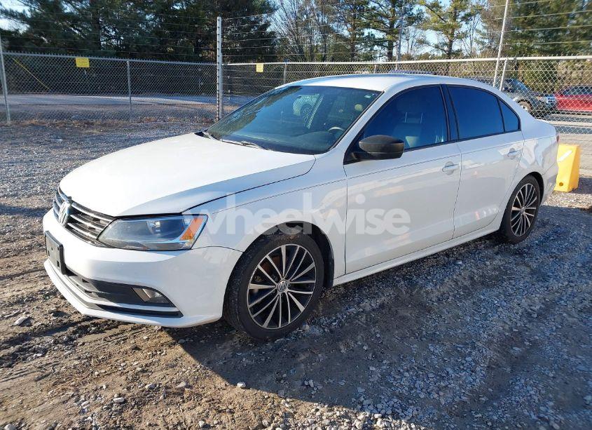 Photo 2 of 2016 Volkswagen Jetta 1.8T SPORT (VIN 3VWD17AJXGM394870)