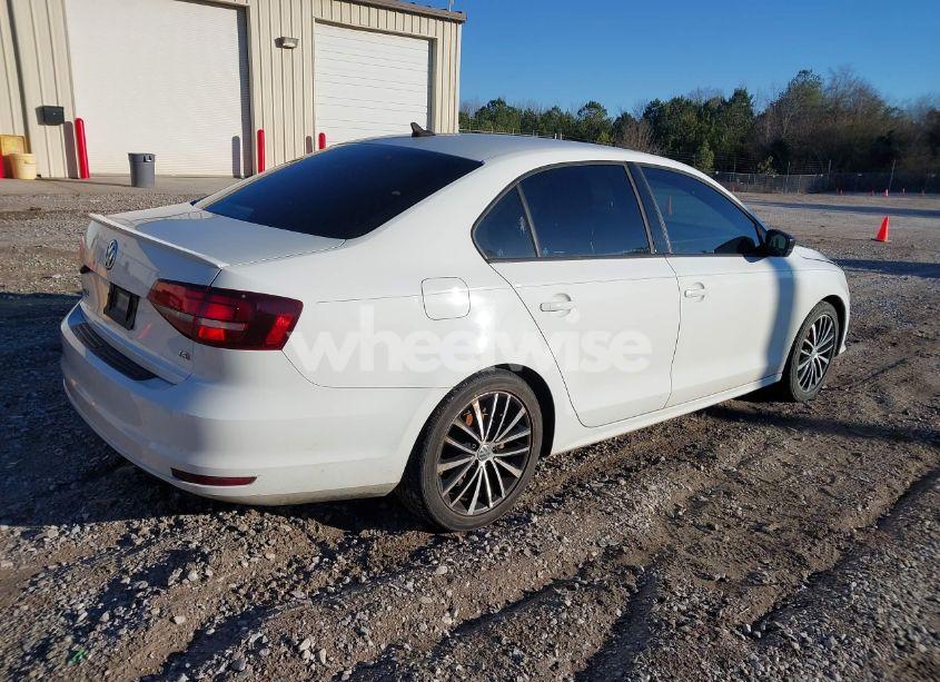 Photo 4 of 2016 Volkswagen Jetta 1.8T SPORT (VIN 3VWD17AJXGM394870)