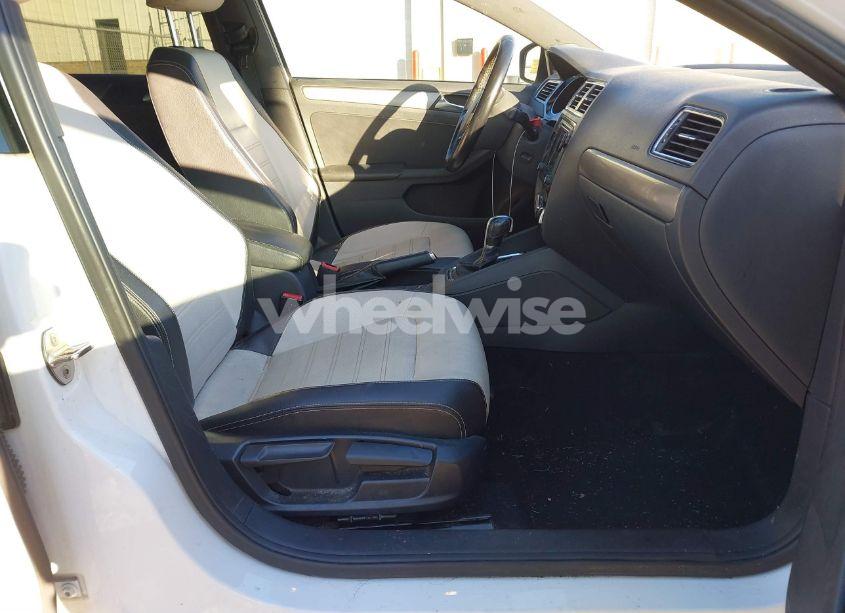 Photo 5 of 2016 Volkswagen Jetta 1.8T SPORT (VIN 3VWD17AJXGM394870)