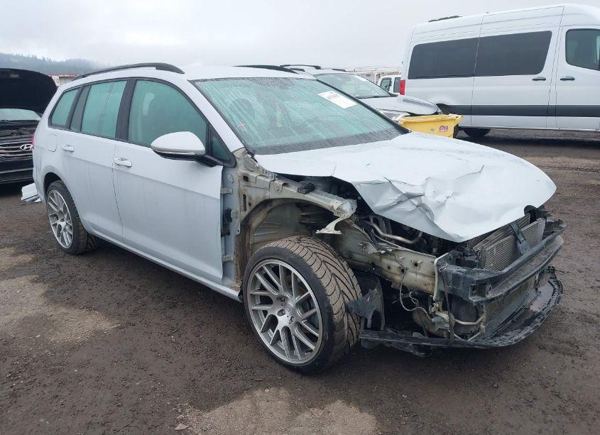 2018 Volkswagen Golf SPORTWAGEN TSI S/TSI SE (VIN 3VWD17AU6JM766870) main photo