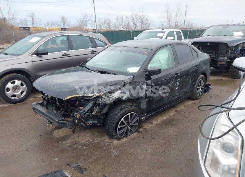 Photo 2 of 2016 Volkswagen Jetta 1.4T SE (VIN 3VWD67AJ0GM232960)