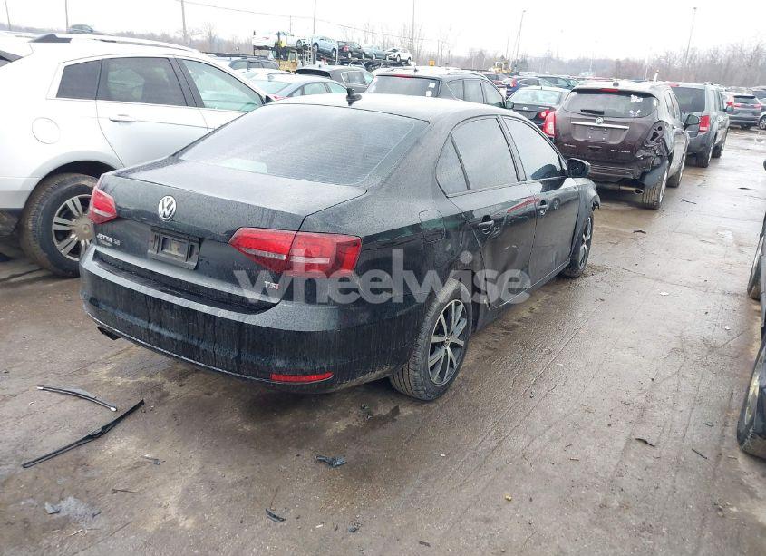 Photo 4 of 2016 Volkswagen Jetta 1.4T SE (VIN 3VWD67AJ0GM232960)