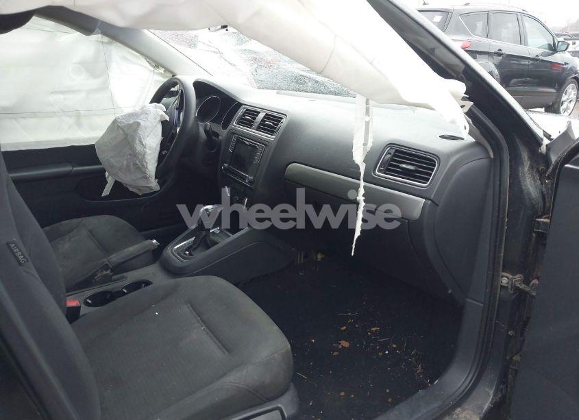 Photo 5 of 2016 Volkswagen Jetta 1.4T SE (VIN 3VWD67AJ0GM232960)
